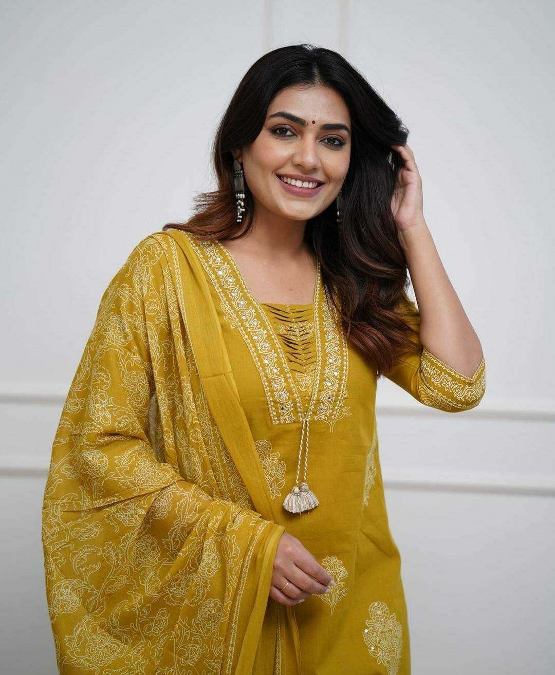 Women's Cotton Printed Straight Kurti with pant and Dupatta Set - Image 3